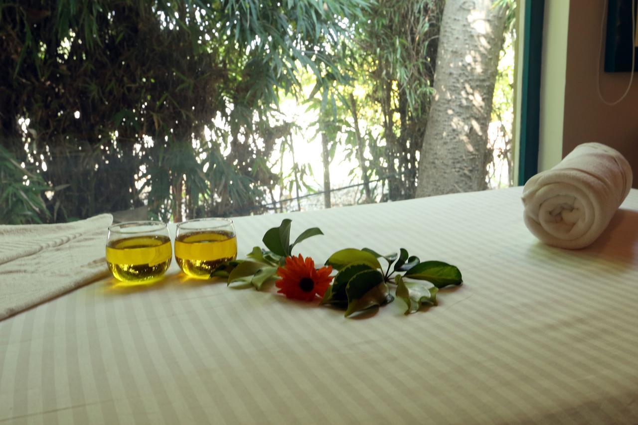 Acorn Hideaway Resort & Spa Rāmnagar Buitenkant foto